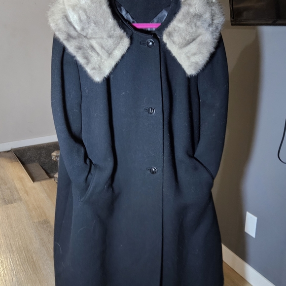 Penningtons Black Cape with Fur Collar Vintage Pure Virgin Wool Very Warm Heavy - Picture 11 of 11